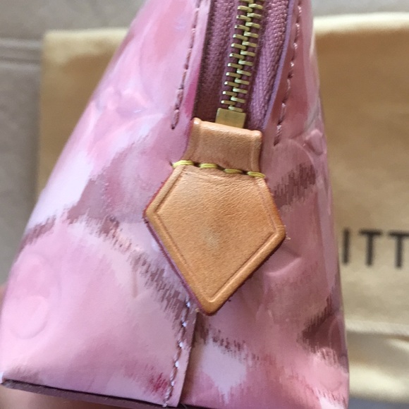 Louis Vuitton Cosmetic Pouch In Rose Velours Ikat - Picture 3 of 8